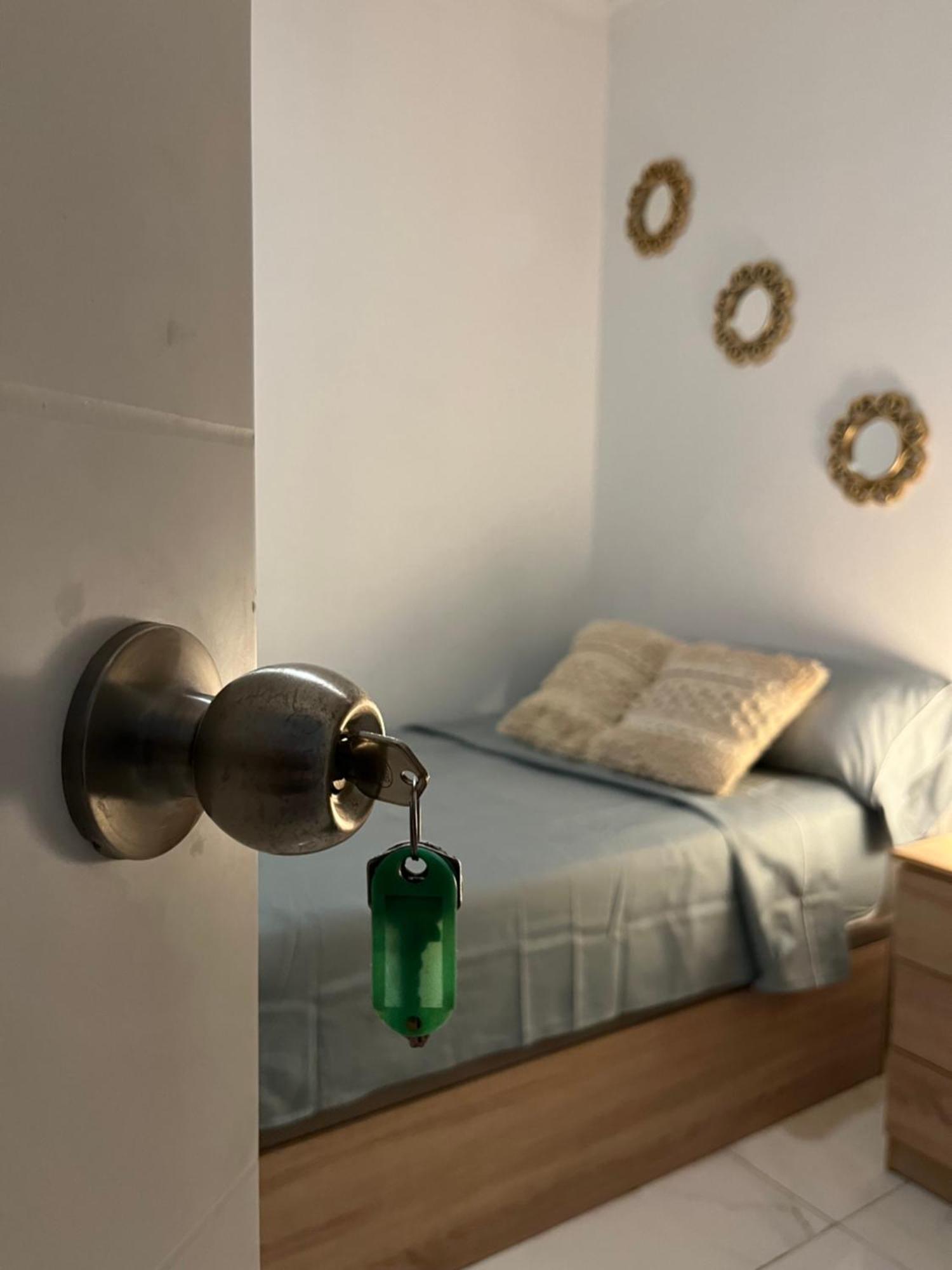 Pension Cerda 112 Аликанте Экстерьер фото